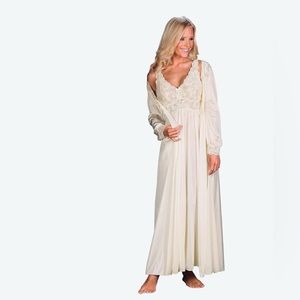 Shadowline Vintage Robe & Nightgown set